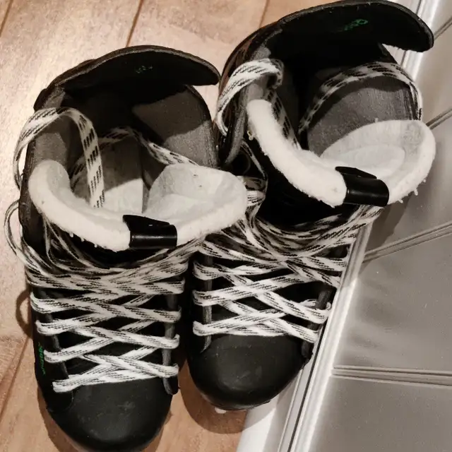 Patins à glace Reebok pour junior in Skates & Blades in Laval / North Shore - Image 6