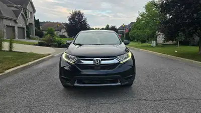 2017 Honda Cr-V 4x4 AWD Tres belle Super economique Jamais accidenter Voiture de famille , non fumeu...