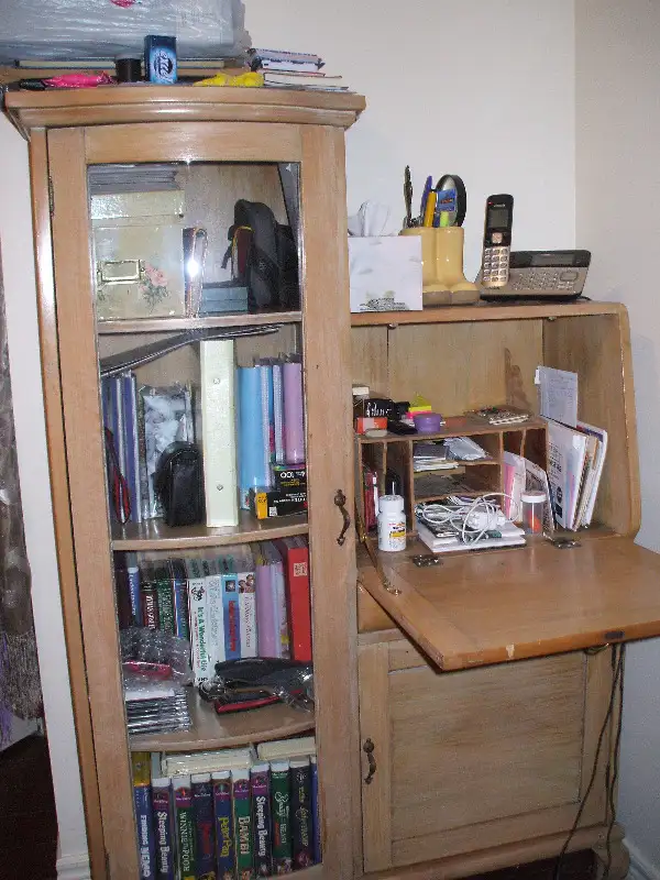 CLASSICAL DESK/ BOOKCASE/KNICKKNACKS SHELF..10 picsNew Price in Hutches & Display Cabinets in Windsor Region - Image 5