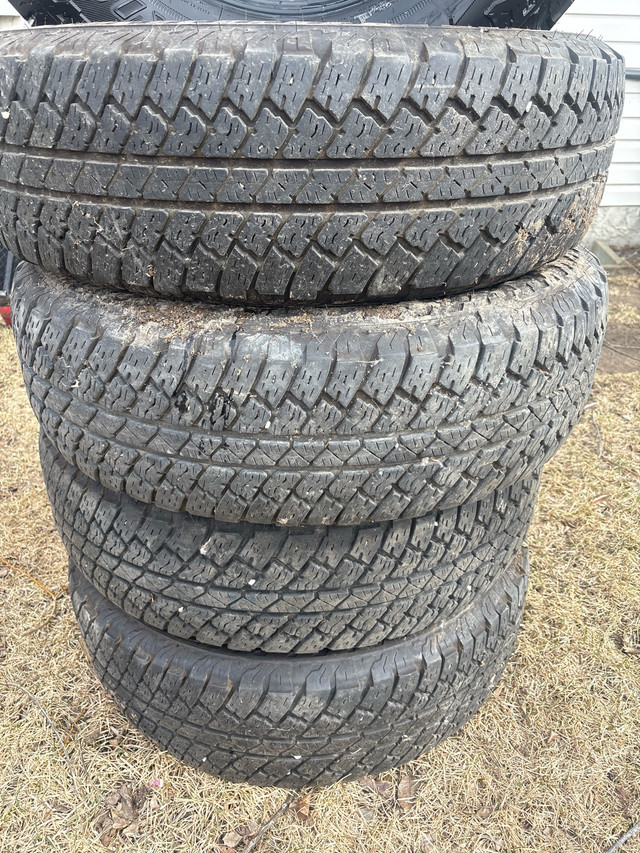 255/70 R18 Bridgestone Dueler A/T in Tires & Rims in Lethbridge - Image 4