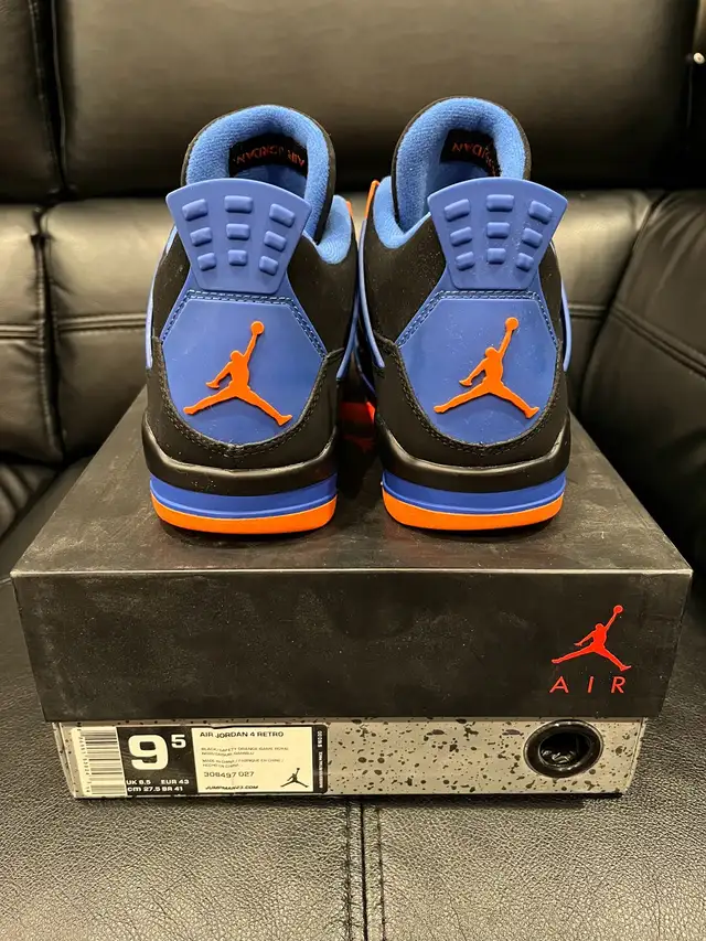 Air Jordan 4 Retro • Cavs • size 9 & 9.5 in Men's Shoes in City of Toronto - Image 3