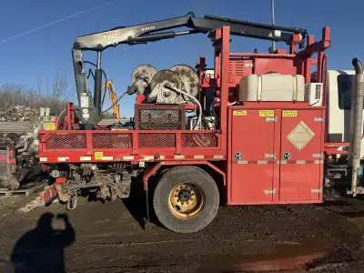 Service/welding truck body for sale Hyab XS044, Tailgate loader, Hose reels, Air compressor The body...