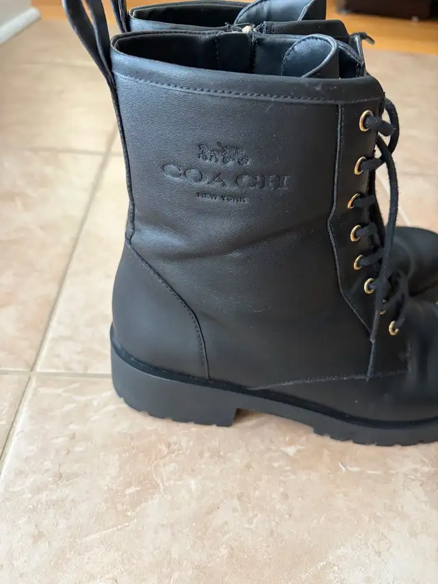 coach women’s leather boot  in Women's - Shoes in Markham / York Region - Image 4