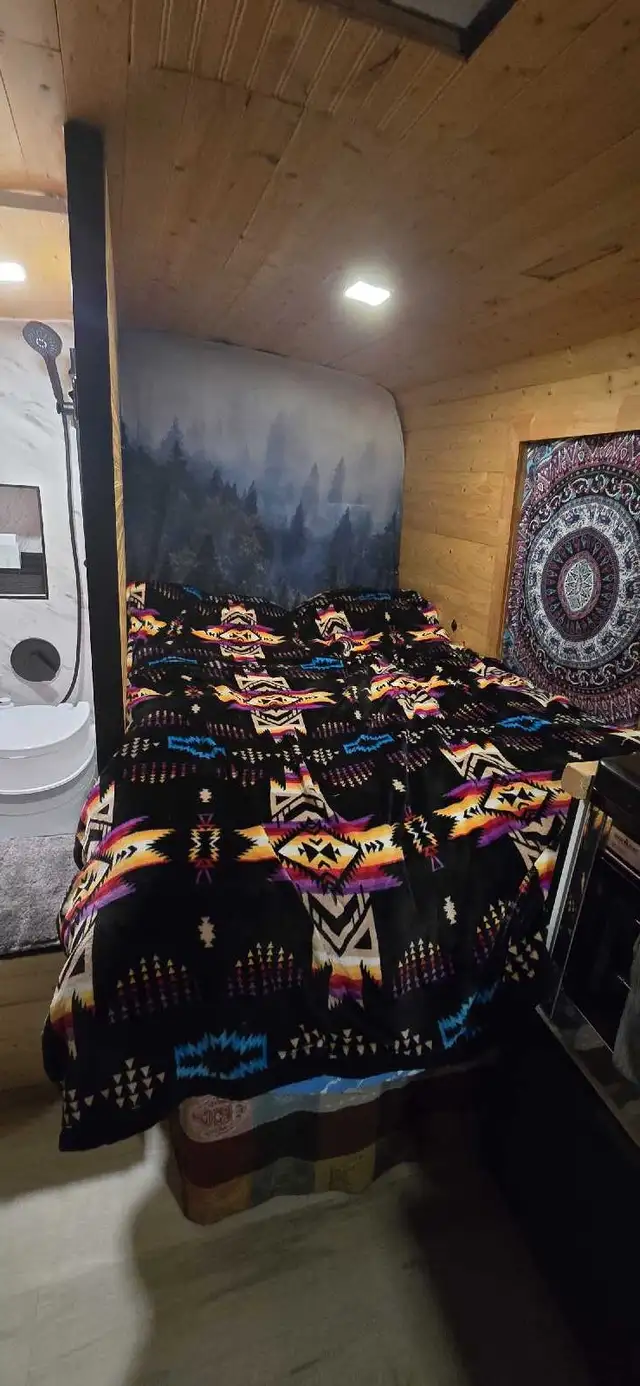 skoolie vr vanlife in RVs & Motorhomes in Longueuil / South Shore - Image 10