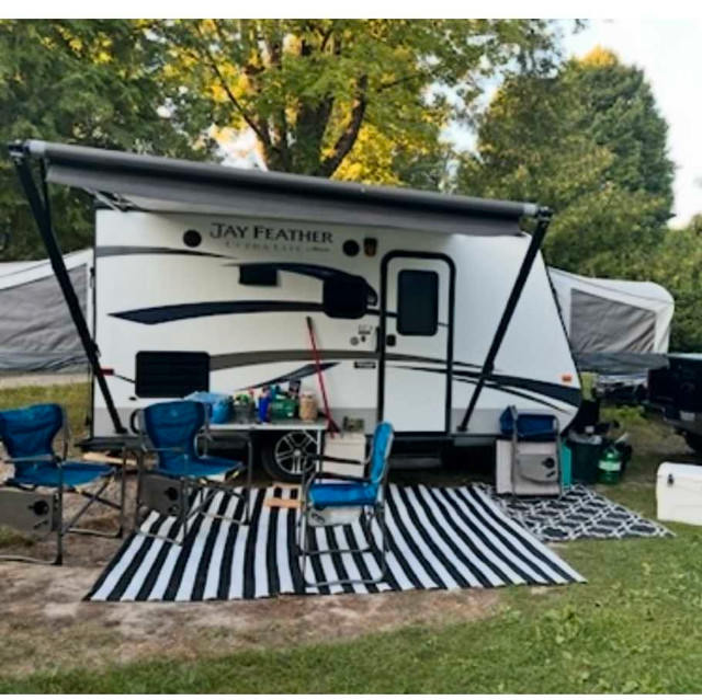 Jayco Featherlite 17.5 feet 2015 in Travel Trailers & Campers in Oshawa / Durham Region - Image 2