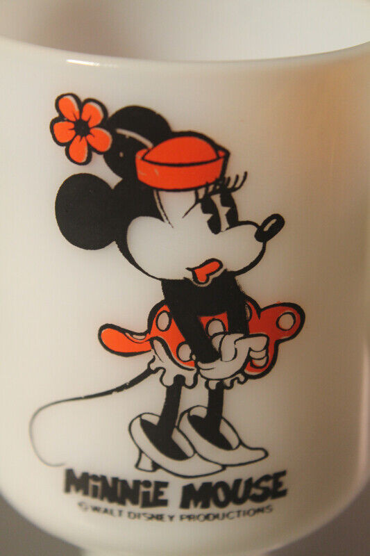 VINTAGE MINNIE MOUSE MUG in Arts & Collectibles in London