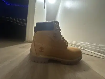 timberlands 8.5 )prix negociable, View more