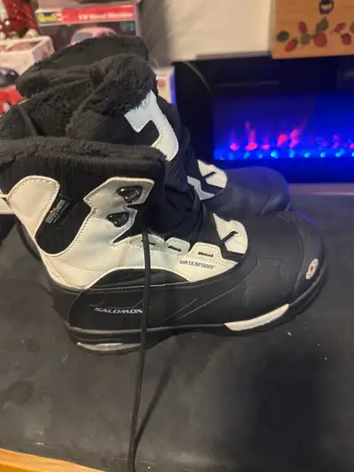 SALOMON WOMENS WINTER BOOTS, View more