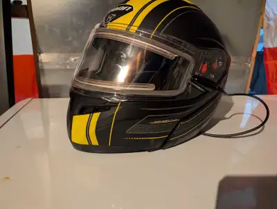 Mint only used a couple times XXL Heated visor Stock visor Heat cable 150$