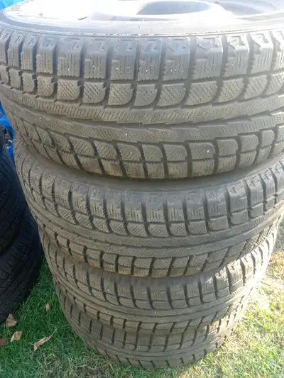Sets of 4 225/70/17 235/60/16 both sets r like new the 225/55/16 r Michelin lots of meat left mounte...
