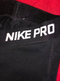 Nike pro caprees 