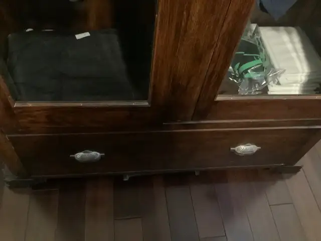 Cabinet antique in Hutches & Display Cabinets in Kingston - Image 5