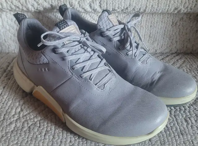 Mens biom sneaker running shoes. I deliver! in Men's Shoes in St. Albert - Image 2