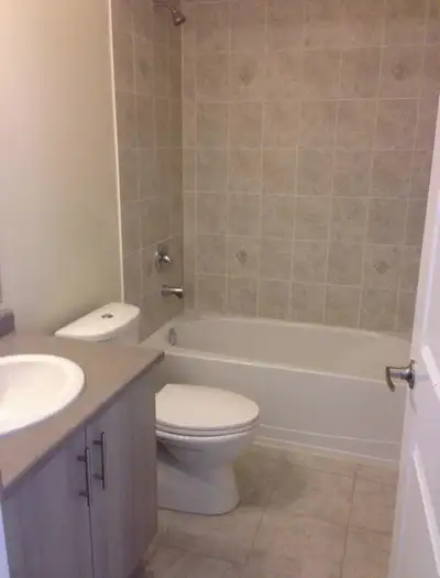 A private room is available for single occupancy. Includes shared washroom and shared kitchen. Utili...