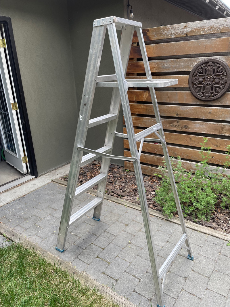 6 foot step ladder Ladders & Scaffolding Calgary Kijiji