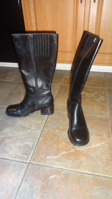 New Black Leather Boots Feet First High Boots Woman Size 8 $200 in Women's - Shoes in Ottawa