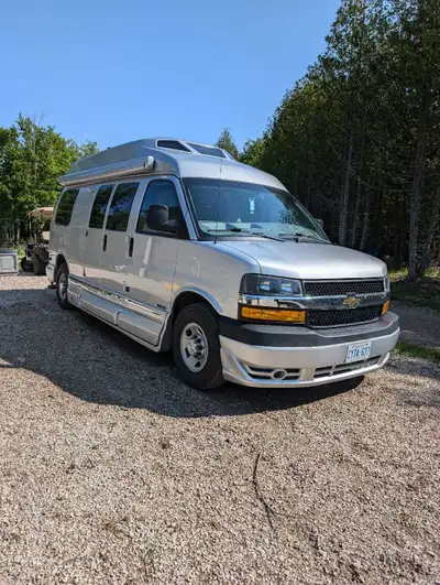2019 Road Trek 190 Class B motorhome excellent condition. Comes with a saftey certificate .83 000 KL...