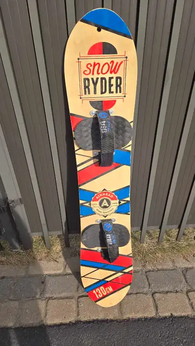 Planche à neige Snow Ryder 130 cm – usagée, en bon état pour débutant ou pour pratiquer des trucs. Q...