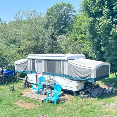 Large tent trailer No leaks Everything works King bed / queen bed Table turns into a bed Couch turns...