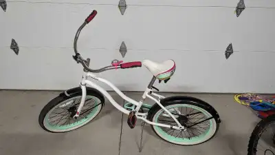 Huffy 20"  Cranbrook Girls Bike/Cruiser, View more