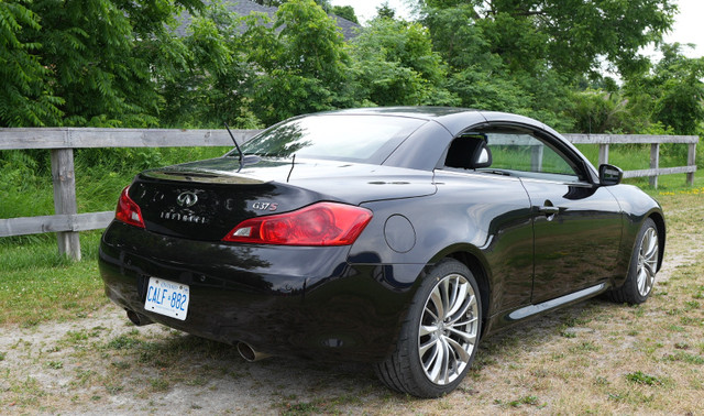 Infiniti G37S Convertible in Cars & Trucks in Belleville - Image 3