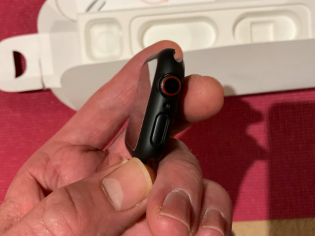 Apple Watch Series 4 with cellular in General Electronics in Peterborough - Image 2