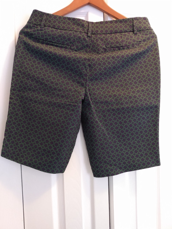 Shorts, size 6 in Women's - Bottoms in St. Catharines