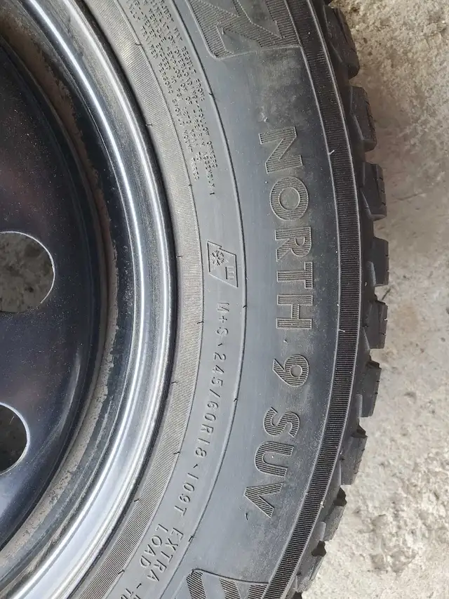 Pneus hiver Nokian Nordman North 9 Suv 245/60/18 sur jantes  in Tires & Rims in Shawinigan - Image 3
