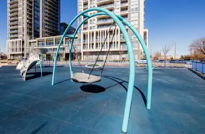 One Bedroom Condo in Etobicoke. 10 Minutes Driving to Downtown, Easy Access to Gardiner, Major Highw...