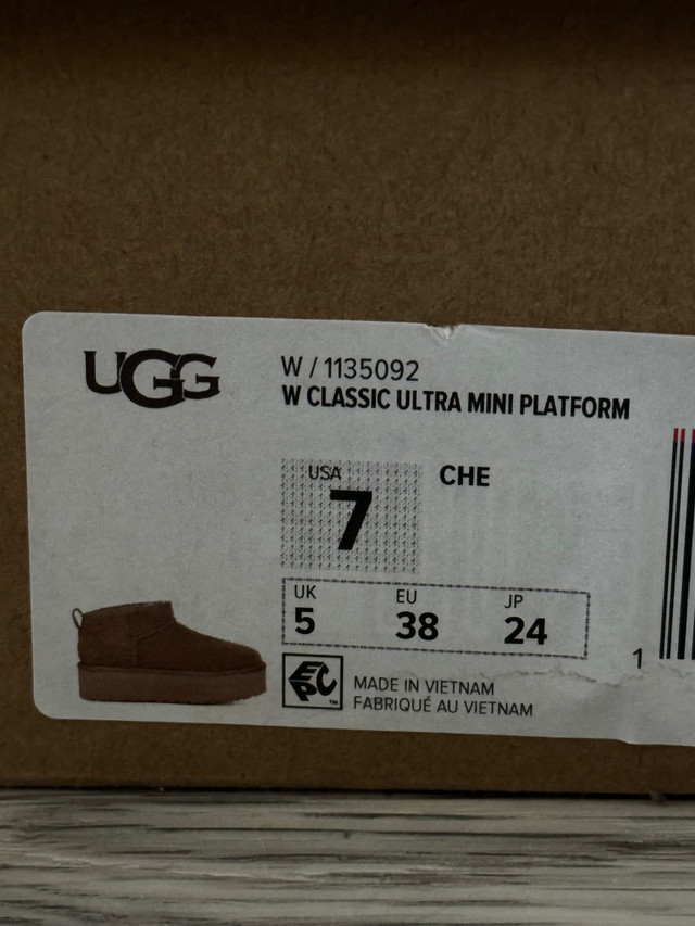 UGG Classic Ultra Mini Platform  in Women's - Shoes in City of Toronto - Image 4