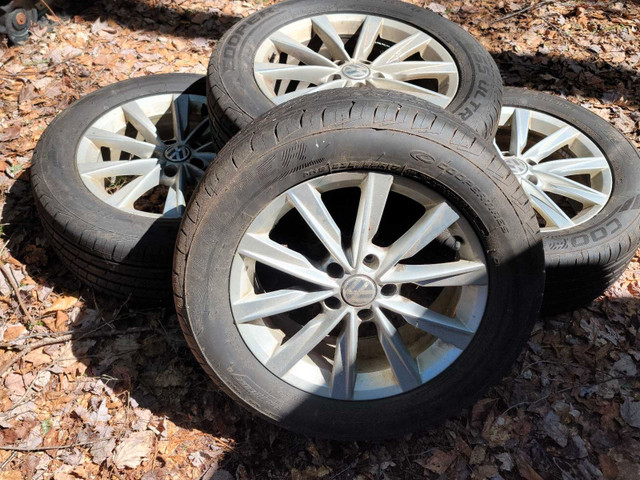 235/55/17 tires on 17" Volkswagen rims in Tires & Rims in Muskoka - Image 3