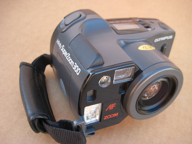 OLYMPUS  35mm Camera in Cameras & Camcorders in City of Toronto - Image 2