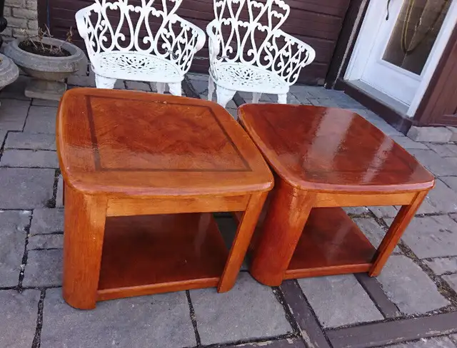 Vintage Solid Wood End Tables in Arts & Collectibles in Oshawa / Durham Region - Image 3