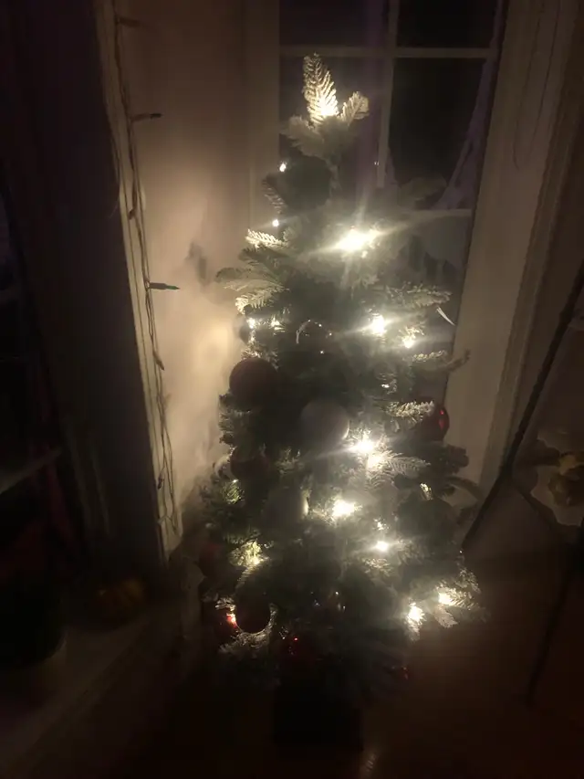 Christmas Tree - Artificial 4’ Pre-Lit579665155757199363