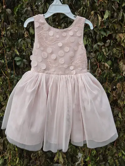 NEW Pippa & Julie holiday Formal Tulle Dress. Size 4., View more