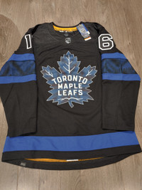 Toronto Maple Leafs flipside jersey - Mitch Marner - NWT - sz 50