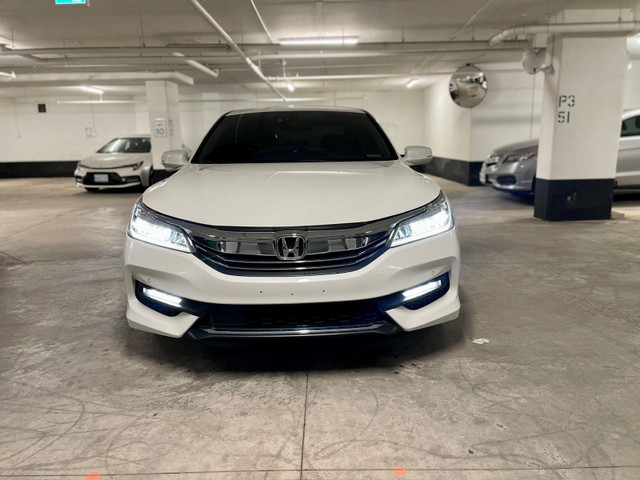 2017 Honda Accord V6 Touring in Cars & Trucks in Winnipeg