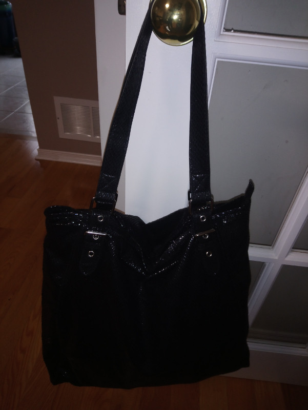 Women’s Bag in Women's - Bags & Wallets in Mississauga / Peel Region