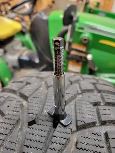 215 60 16 snow tires and rims. 10/32 thread. Tires are mounted on 5 x 114.3 rims with 63.1 center bo...