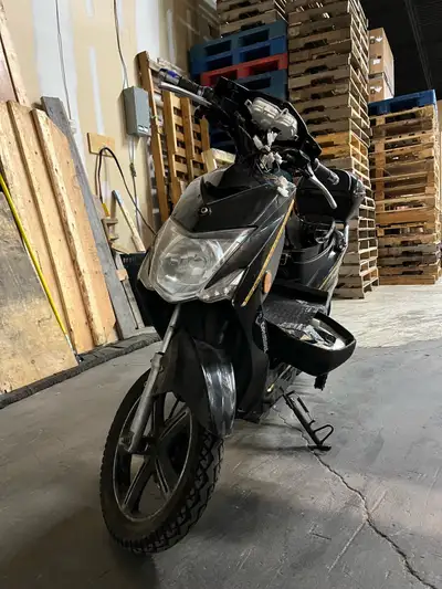DAYMAK 48V (Black) / SAVE $1,300 Electric Moped, View more