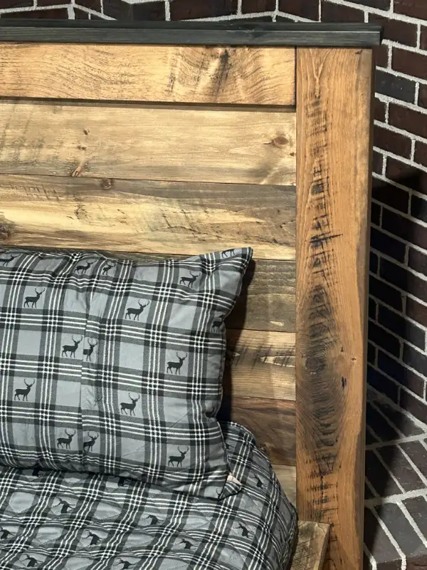 Base de lit en bois neuve in Beds & Mattresses in City of Montréal - Image 12