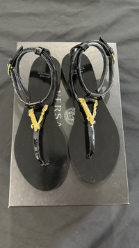 Louis Vuitton Logo Flip Flop