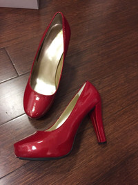 Shimmering pearl red  heels -  MTNY