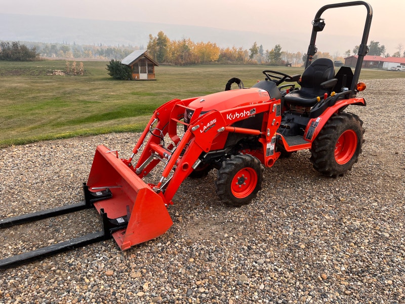 Kubota Tractor B2601 Farming Equipment Grande Prairie Kijiji
