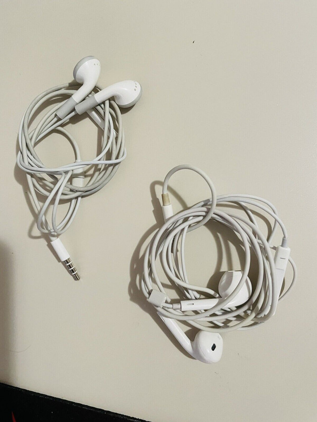 Apple original EarPods with 3.5mm Headphone Plug  used in Headphones in City of Toronto