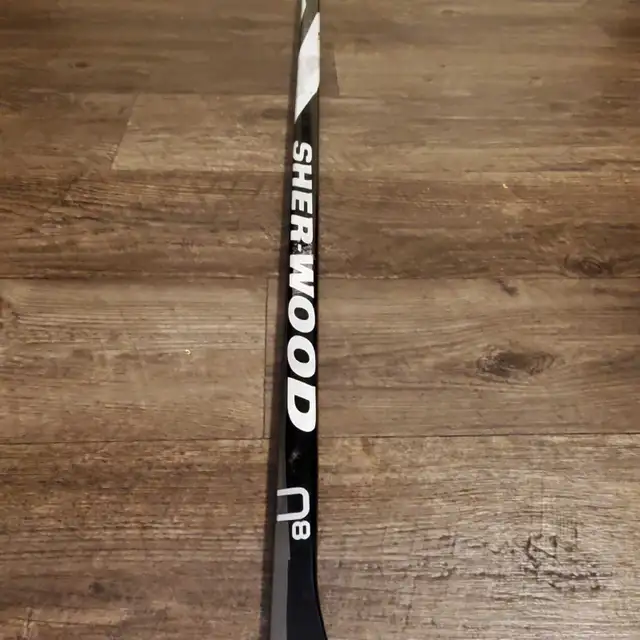 New 52" Youth  / Jr. SHER-WOOD NEXON Composite  Hockey Stick  in Hockey in Barrie - Image 10
