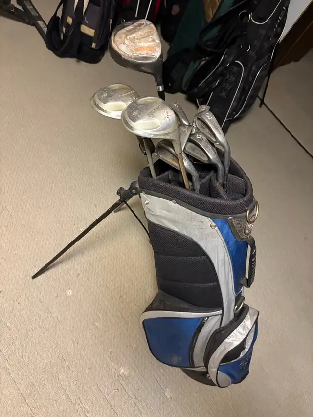 full set of women’s  right golf clubs and bag  in Golf in Guelph - Image 2