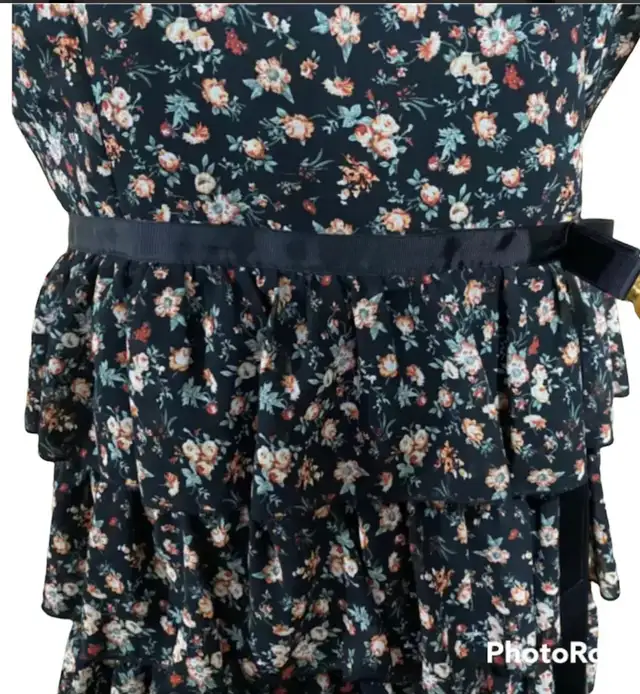 Beautiful plus size 3x tier dress with flower print  in Women's - Dresses & Skirts in Calgary - Image 5