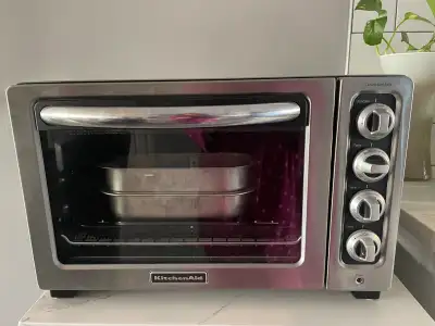 Kitchen Aid oven with 2 cooking trays included, View more