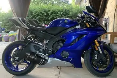 2017 Yamaha R6 - Oil Change every 4k km/every start of riding season. - Current oil is good for this...